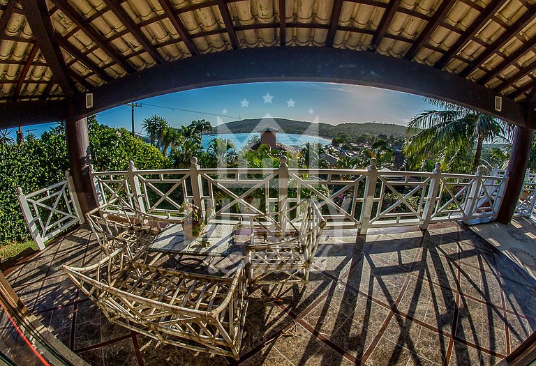 Casa com Vista Espetacular na Praia da Ferradura