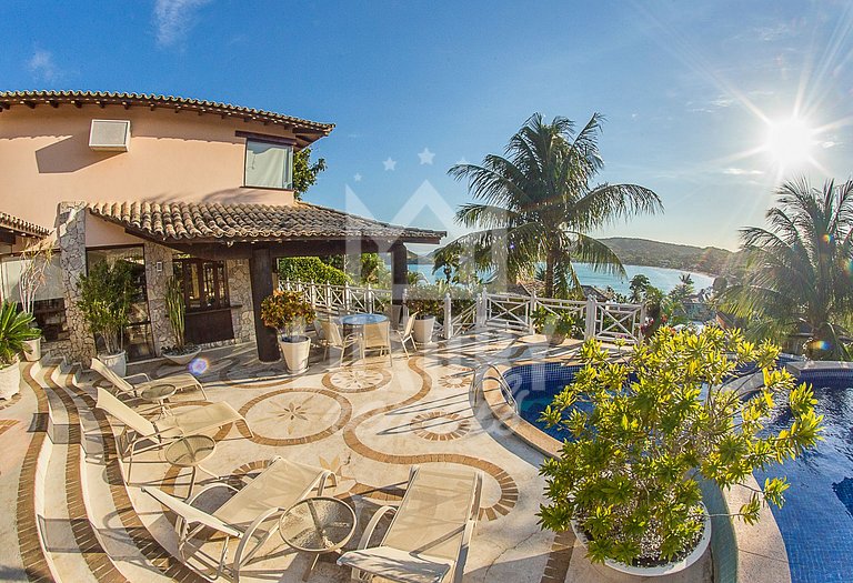 Casa com Vista Espetacular na Praia da Ferradura
