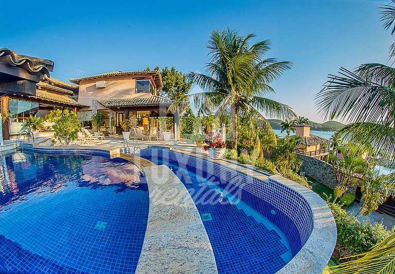 Casa com Vista Espetacular na Praia da Ferradura