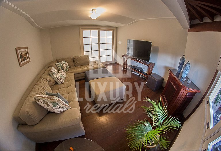 Casa com Vista Espetacular na Praia da Ferradura