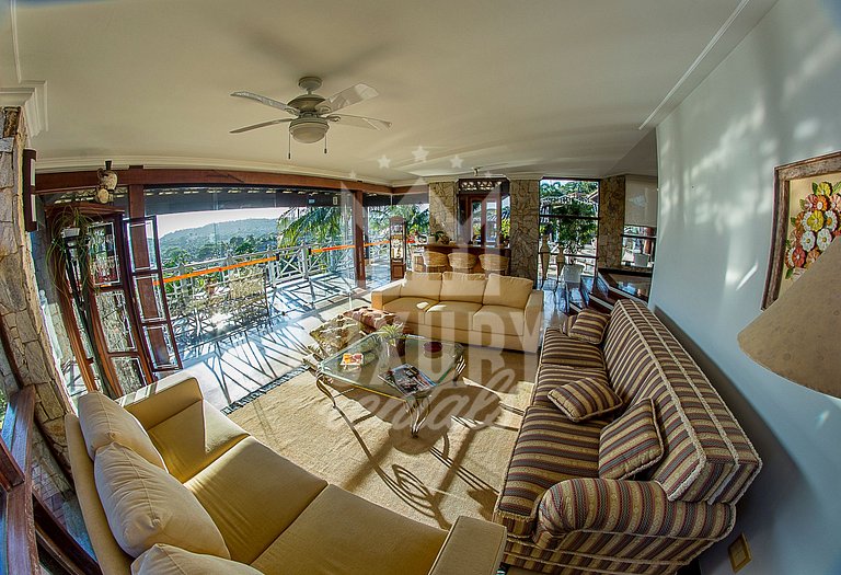 Casa com Vista Espetacular na Praia da Ferradura