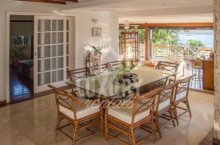 Casa com Vista Espetacular na Praia da Ferradura