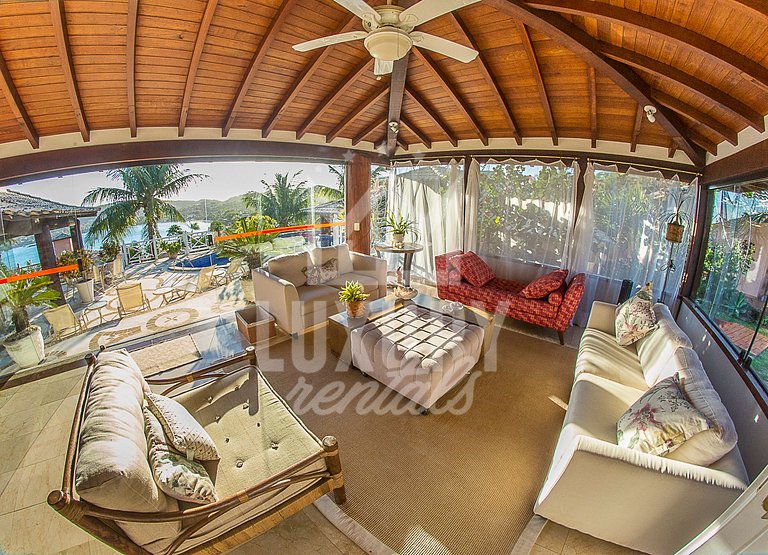 Casa com Vista Espetacular na Praia da Ferradura