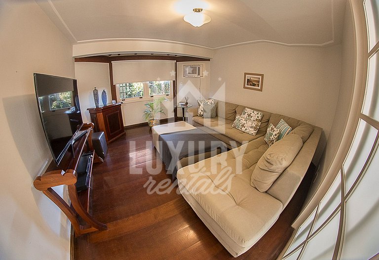 Casa com Vista Espetacular na Praia da Ferradura