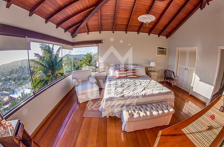 Casa com Vista Espetacular na Praia da Ferradura