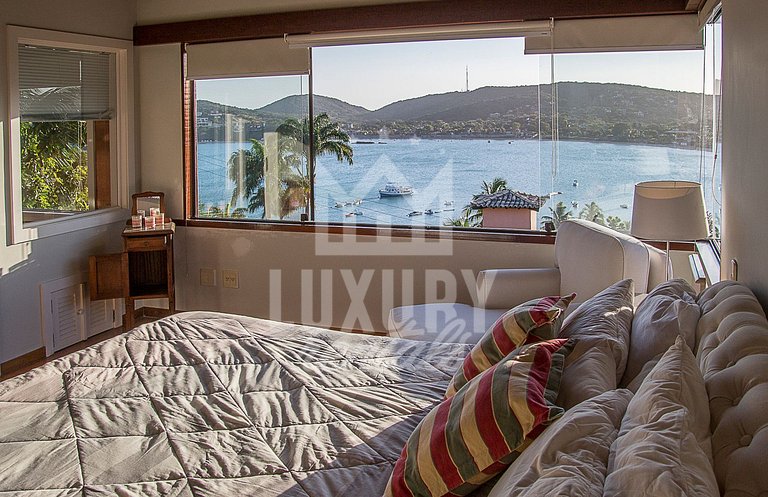 Casa com Vista Espetacular na Praia da Ferradura