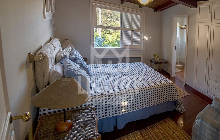 Casa com Vista Espetacular na Praia da Ferradura