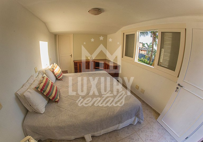 Casa com Vista Espetacular na Praia da Ferradura