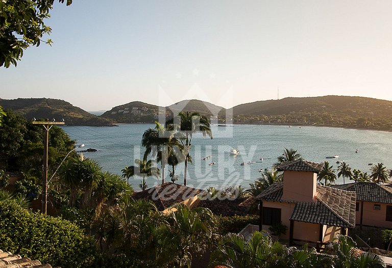 Casa com Vista Espetacular na Praia da Ferradura