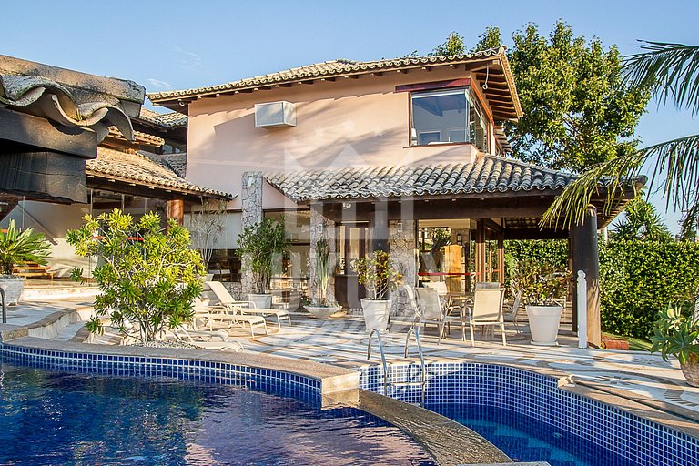 Casa com Vista Espetacular na Praia da Ferradura
