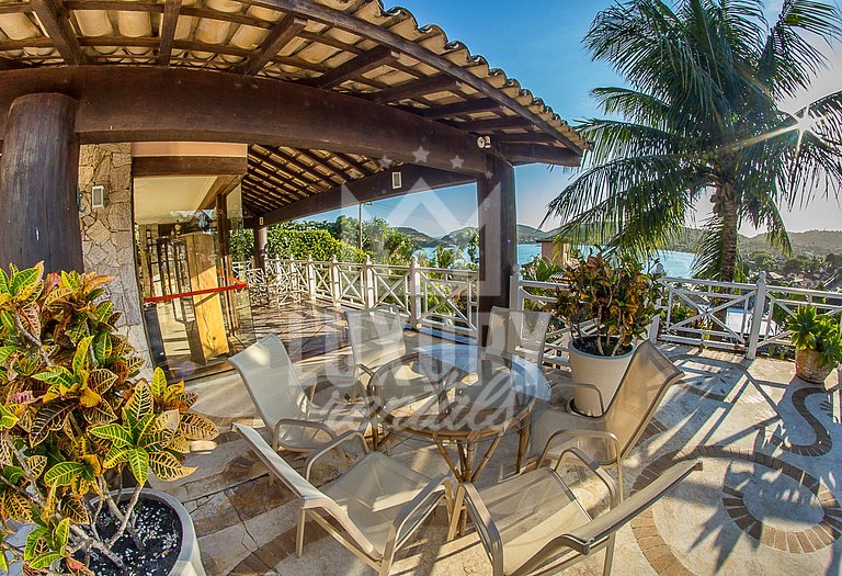 Casa com Vista Espetacular na Praia da Ferradura