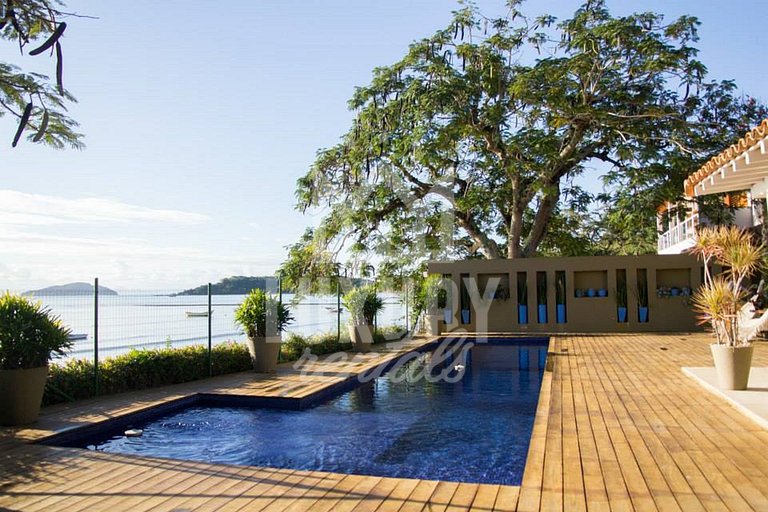 Deslumbrante Casa em Frente a Praia de Manguinhos