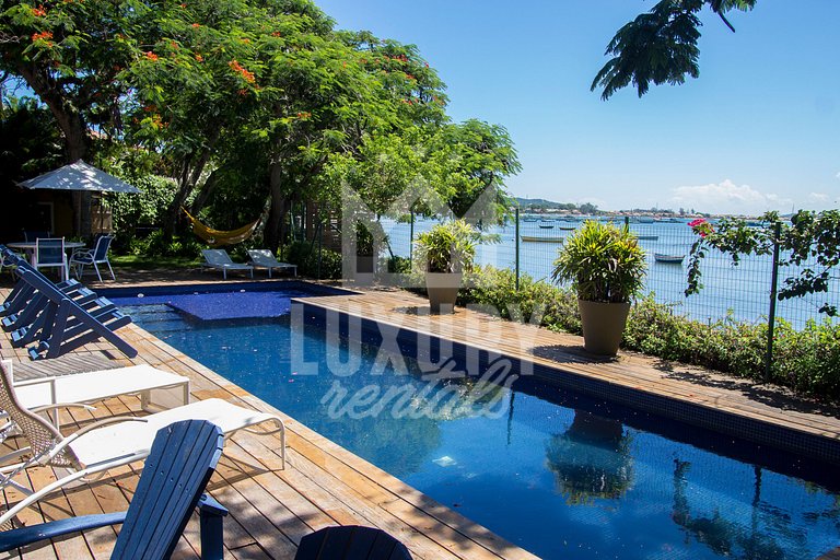 Deslumbrante Casa em Frente a Praia de Manguinhos