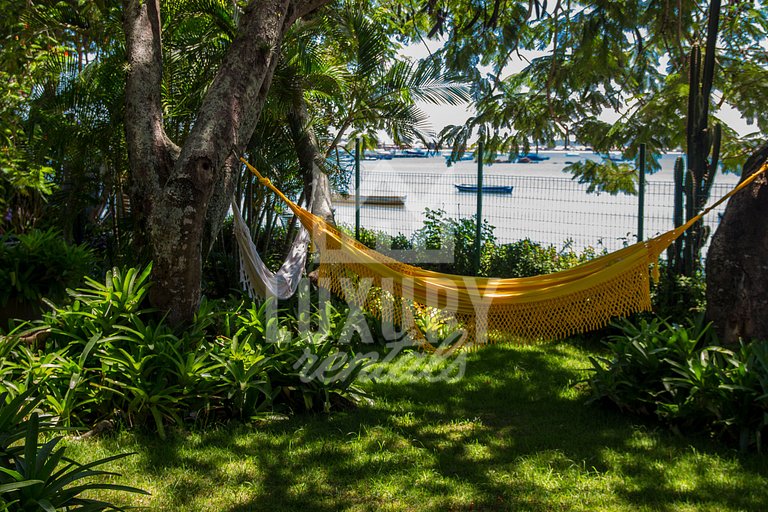 Deslumbrante Casa em Frente a Praia de Manguinhos
