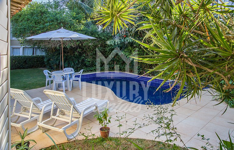 Casa Maravilhosa com Cinco Suítes, Pé na Areia da Praia de M