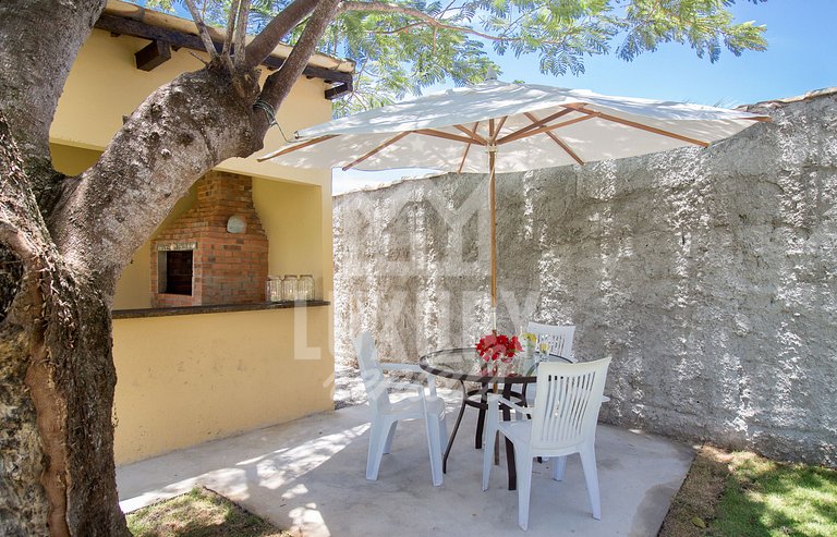Charmosa Casa próxima à Praia da Ferradura