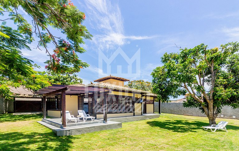 Charmosa Casa próxima à Praia da Ferradura