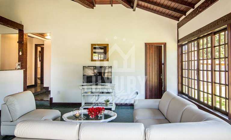 Charmosa Casa próxima à Praia da Ferradura