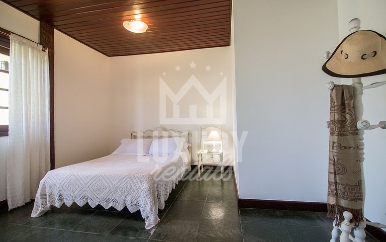 Charmosa Casa próxima à Praia da Ferradura