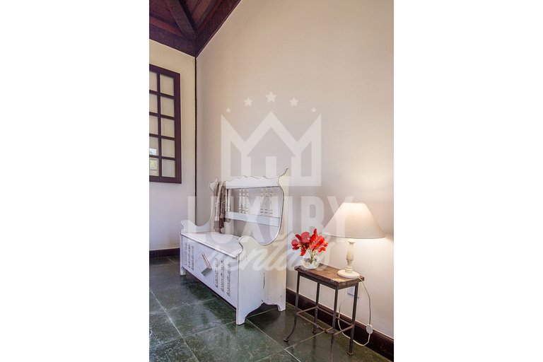 Charmosa Casa próxima à Praia da Ferradura