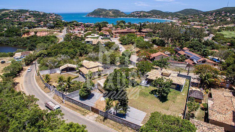Charmosa Casa próxima à Praia da Ferradura