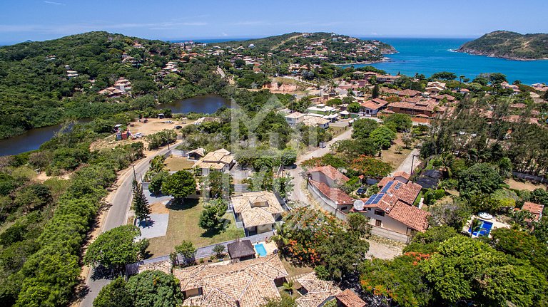 Charmosa Casa próxima à Praia da Ferradura
