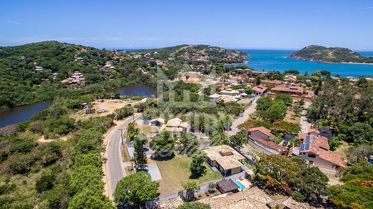 Charmosa Casa próxima à Praia da Ferradura