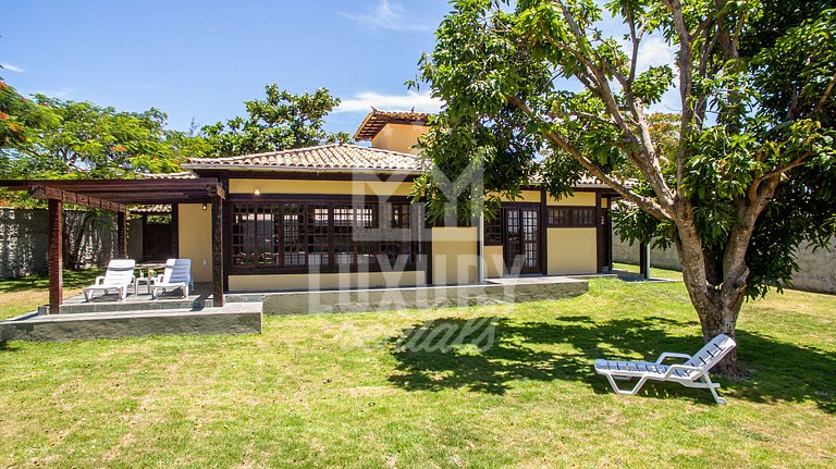 Charmosa Casa próxima à Praia da Ferradura