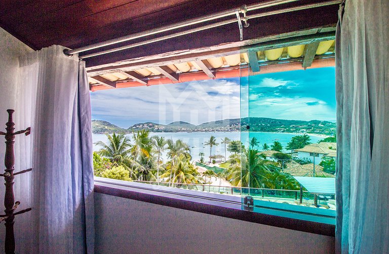 Mansão de Frente para à Praia da Ferradura com Sete Suítes P