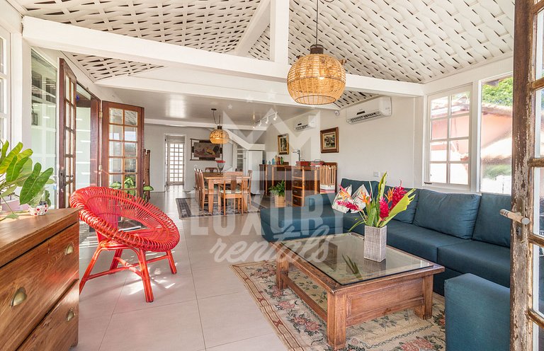 Casa com Vista Incrível quatro Suítes Prx a Geriba