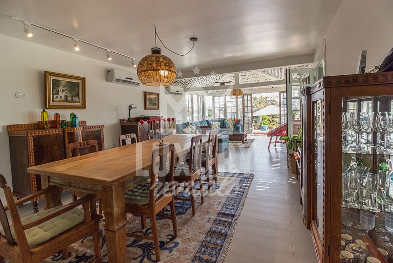 Casa com Vista Incrível quatro Suítes Prx a Geriba