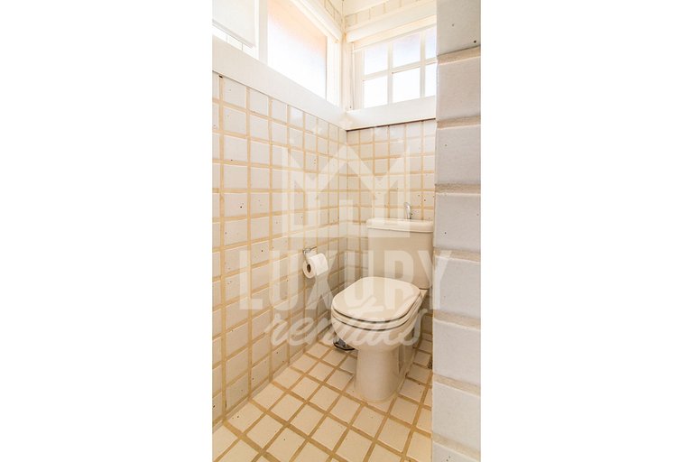 Casa com Vista Incrível quatro Suítes Prx a Geriba
