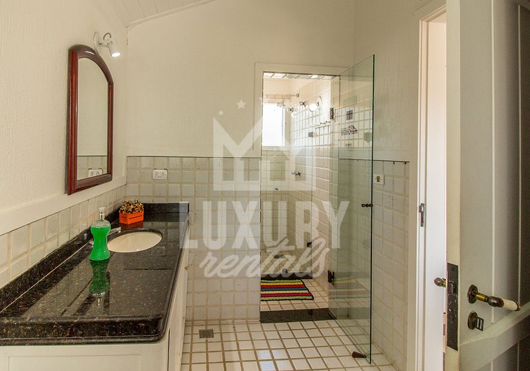 Casa com Vista Incrível quatro Suítes Prx a Geriba