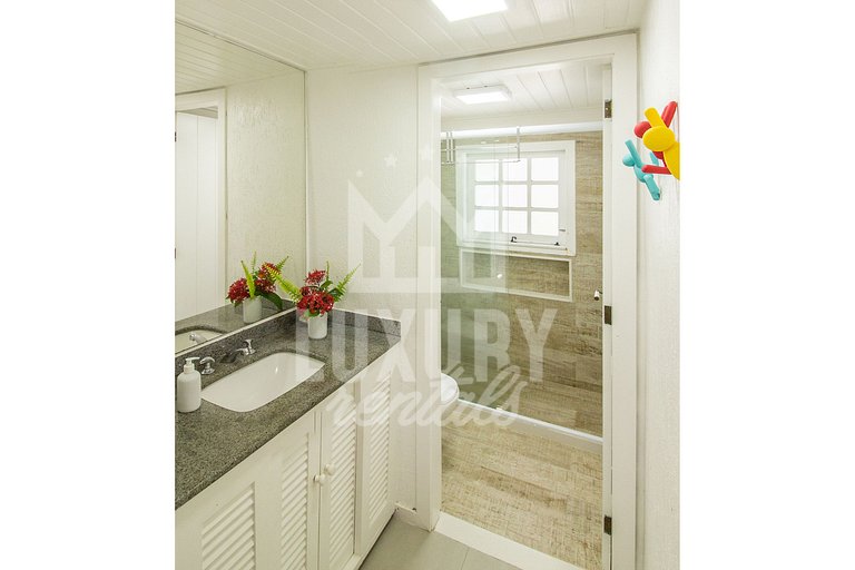 Casa com Vista Incrível quatro Suítes Prx a Geriba