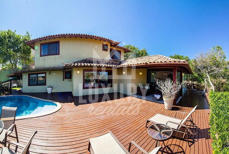 Casa em Condomínio a 1min da Praia do Forno