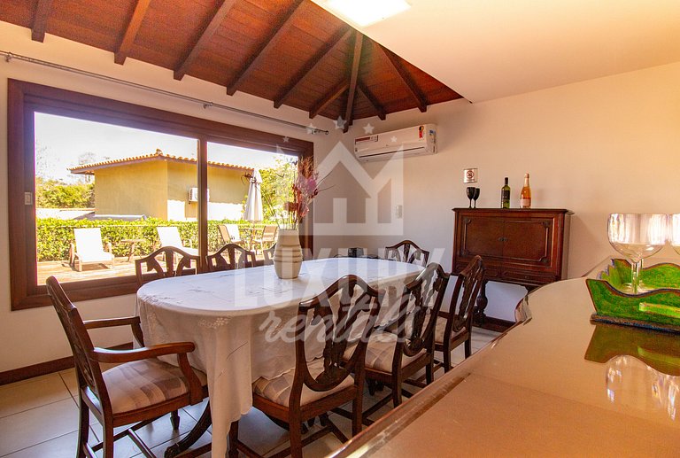 Casa em Condomínio a 1min da Praia do Forno