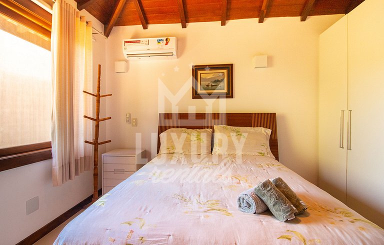 Casa em Condomínio a 1min da Praia do Forno