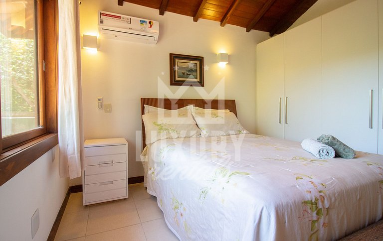 Casa em Condomínio a 1min da Praia do Forno