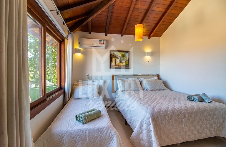 Casa em Condomínio a 1min da Praia do Forno