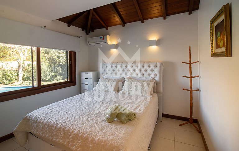 Casa em Condomínio a 1min da Praia do Forno