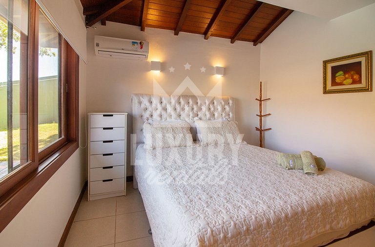 Casa em Condomínio a 1min da Praia do Forno
