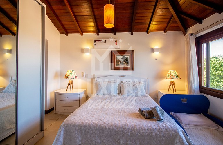 Casa em Condomínio a 1min da Praia do Forno