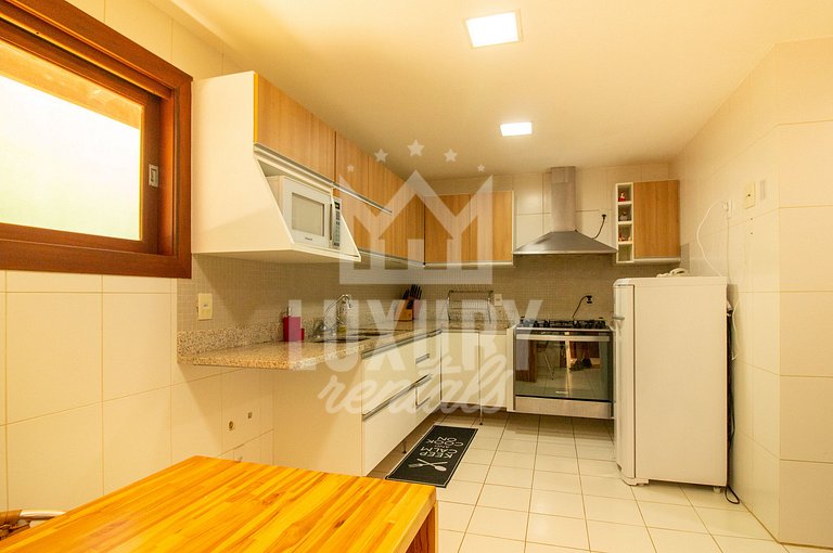 Casa em Condomínio a 1min da Praia do Forno