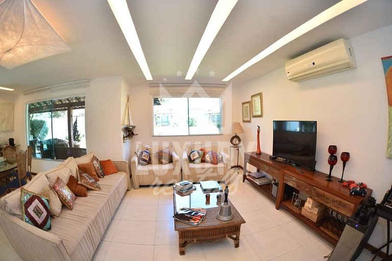 Excelente Casa em Condomínio na Praia de Geribá