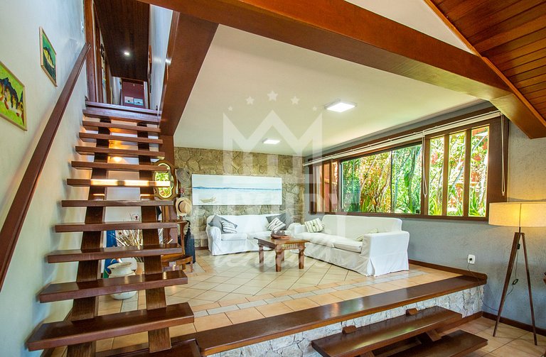 Casa Completa, Cinco Quartos, Piscina e Churrasqueira em Ger