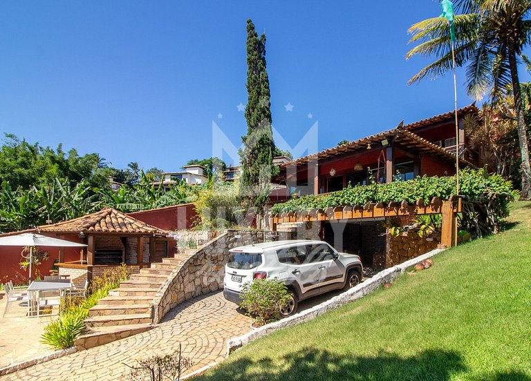 Casa Completa, Cinco Quartos, Piscina e Churrasqueira em Ger