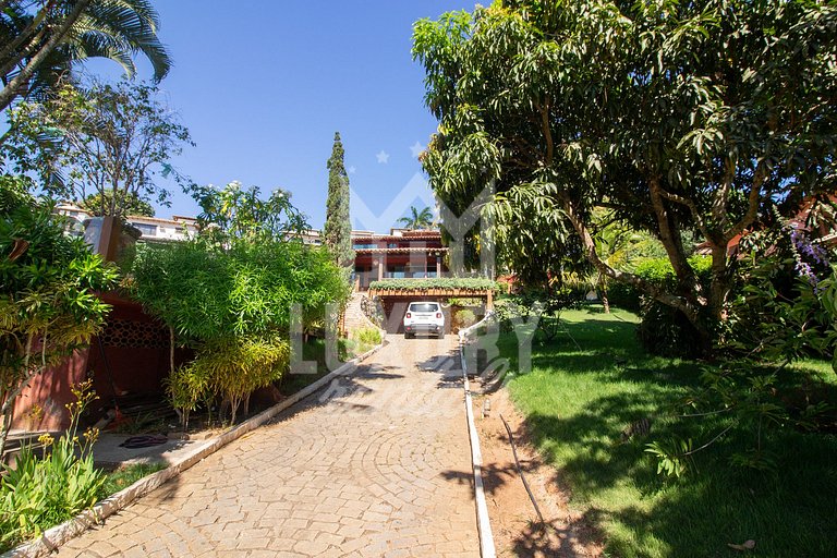 Casa Completa, Cinco Quartos, Piscina e Churrasqueira em Ger