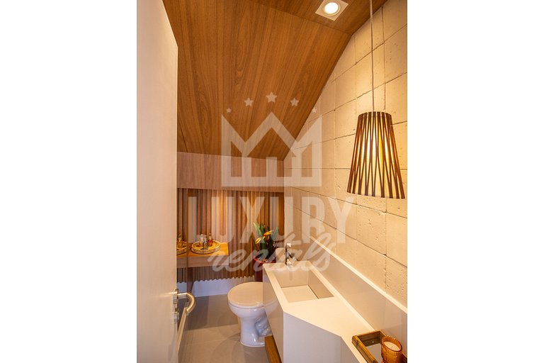 Casa Moderna e Luxuosa com Quatro Suítes Próx a Rua das Pedr