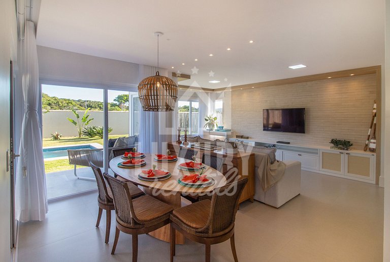 Casa Moderna e Luxuosa com Quatro Suítes Próx a Rua das Pedr
