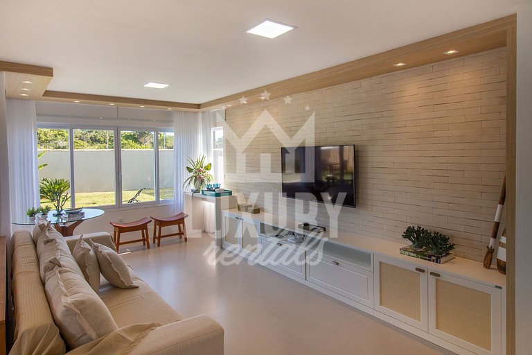 Casa Moderna e Luxuosa com Quatro Suítes Próx a Rua das Pedr